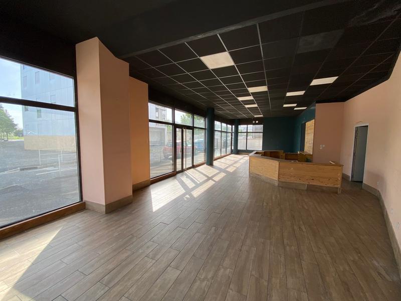 Local commercial - 151 m²