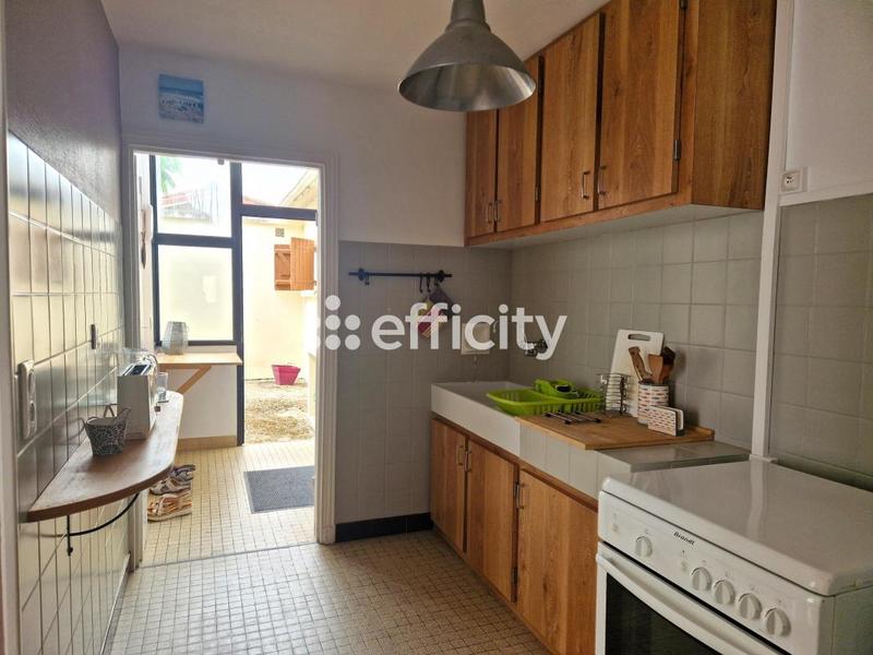 Maison - 210 m² - 10 pièces