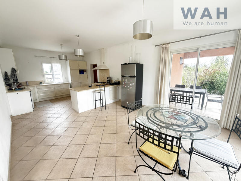 Maison - 203 m² - 6 pièces