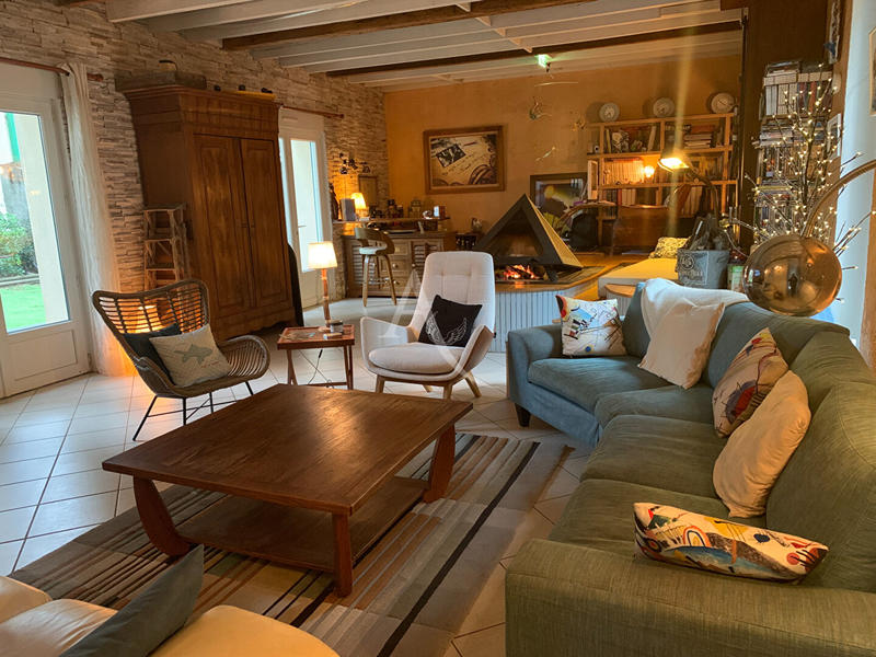 Maison - 204 m² - 6 pièces