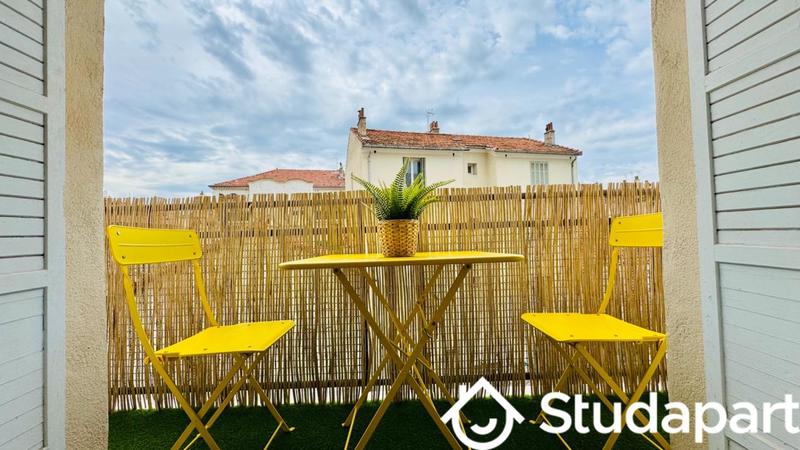 Chambre - 10 m² - 1 pièce