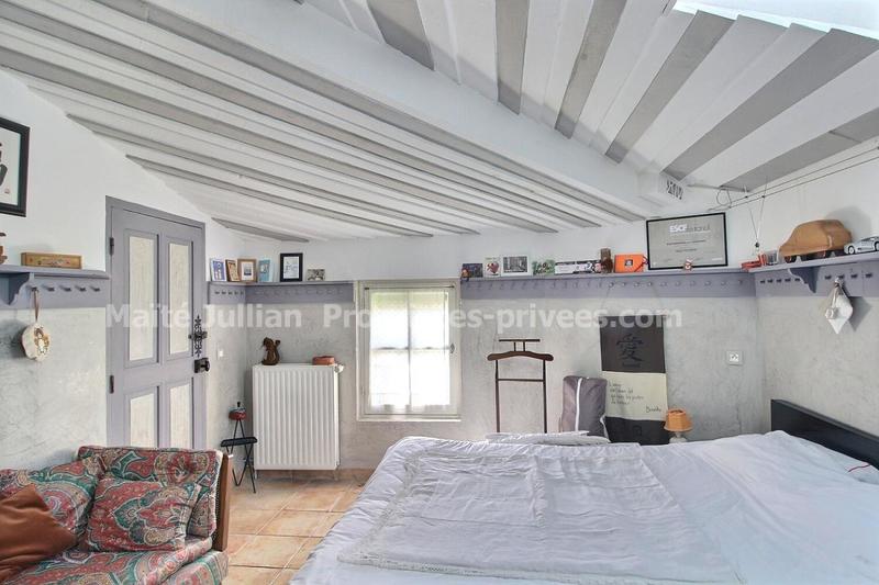 Demeure - 230 m² - 8 pièces