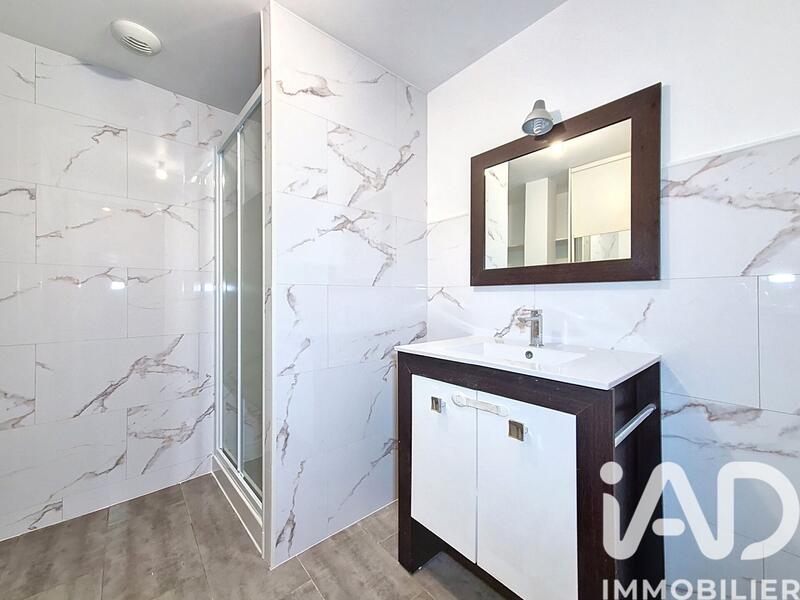 Maison - 216 m² - 8 pièces