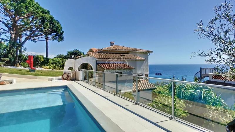 Villa - 200 m² - 6 pièces