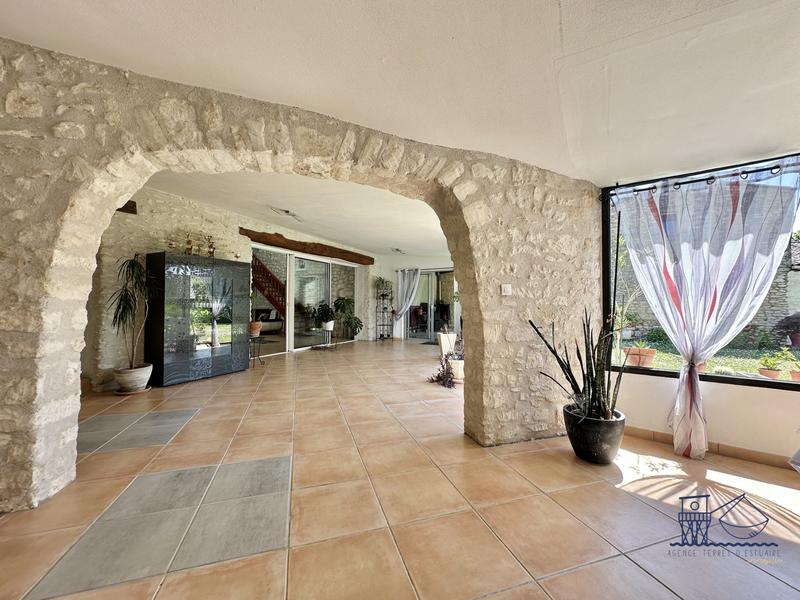 Maison ancienne - 272 m² - 9 pièces