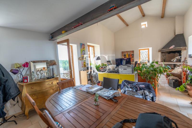 Propriété - 363 m² - 12 pièces