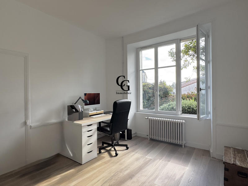 Maison - 246 m² - 8 pièces