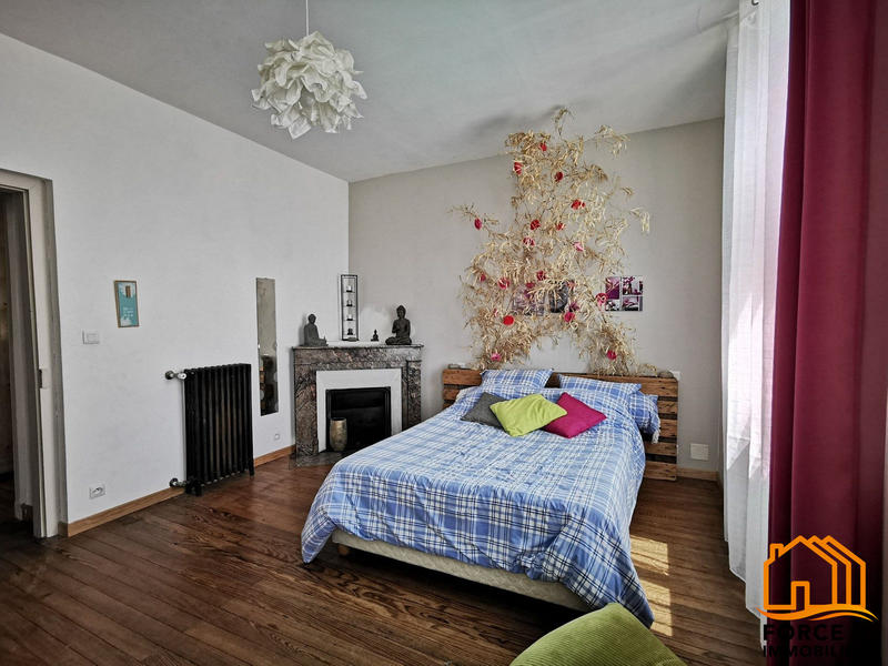 Maison - 250 m² - 11 pièces