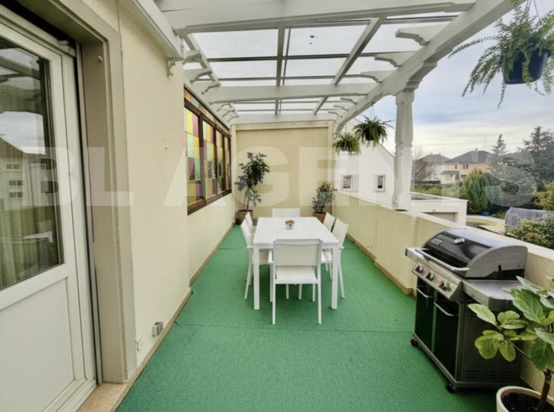 Appartement - 80 m² - 2 pièces