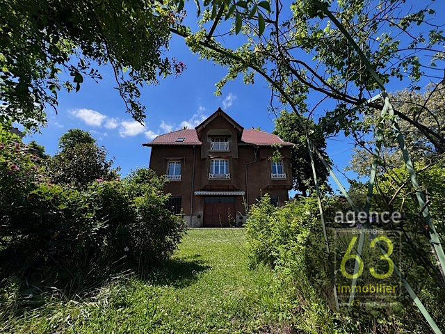 Maison - 192 m² - 6 pièces