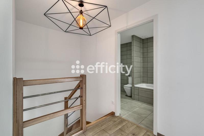 Appartement - 90 m² - 5 pièces