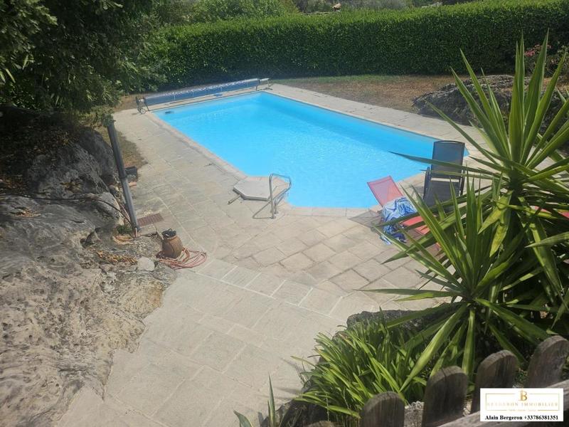 Maison traditionnelle - 157 m² - 6 pièces