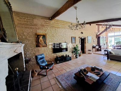 Maison - 264 m² - 9 pièces