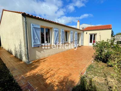 Maison - 140 m² - 5 pièces