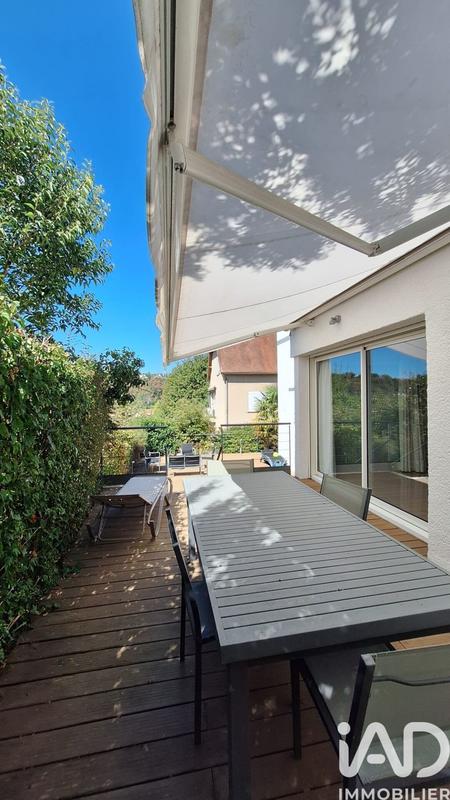 Maison - 271 m² - 9 pièces