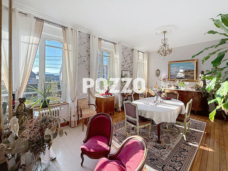 Maison bourgeoise - 337 m² - 12 pièces