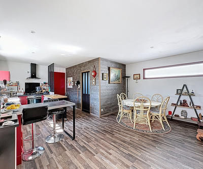Maison - 121 m² - 4 pièces