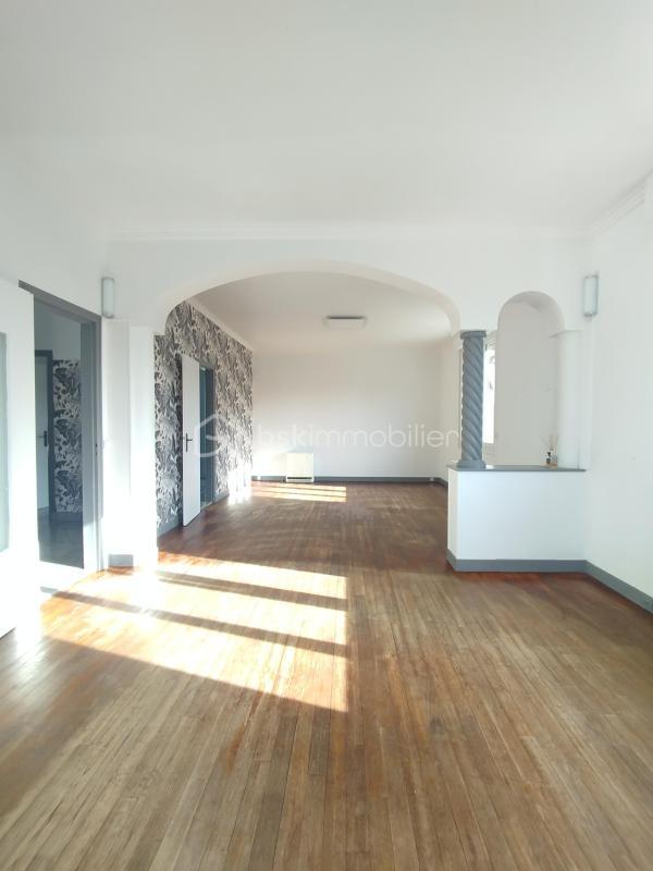 Pavillon - 180 m² - 9 pièces