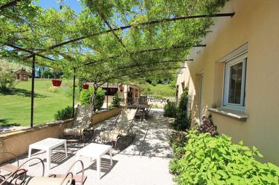 Propriété - 283 m² - 8 pièces