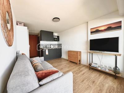 Studio - 25 m² - 1 pièce