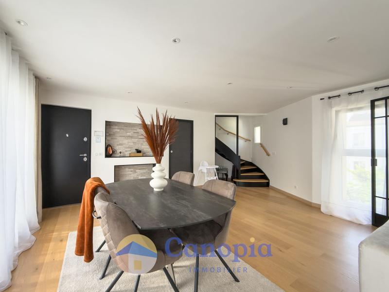 Duplex - 92 m² - 4 pièces