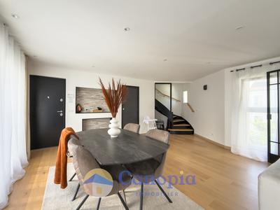 Duplex - 92 m² - 4 pièces