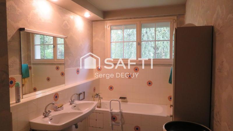 Propriété - 123 m² - 8 pièces