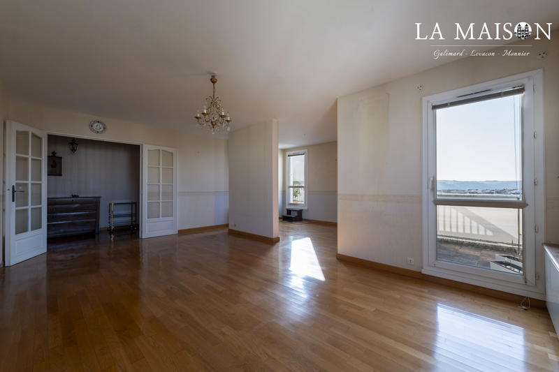 Appartement - 91 m² - 4 pièces