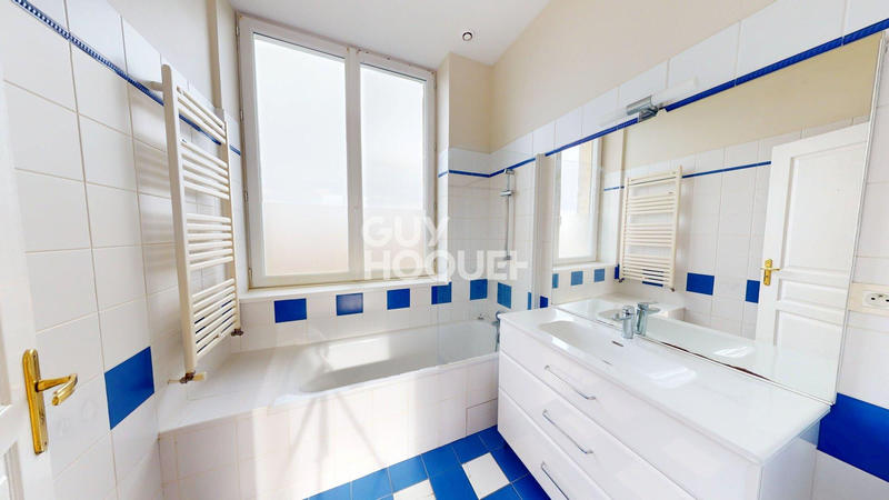 Maison - 135 m² - 6 pièces