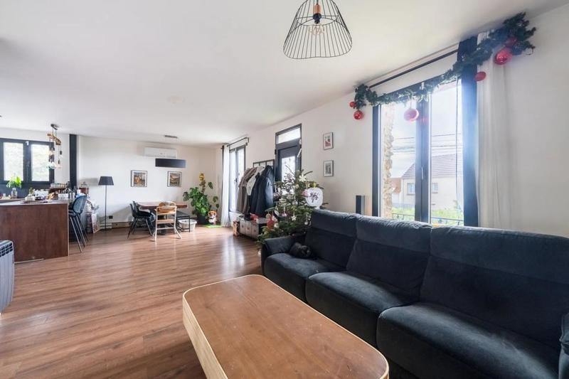 Maison - 140 m² - 5 pièces