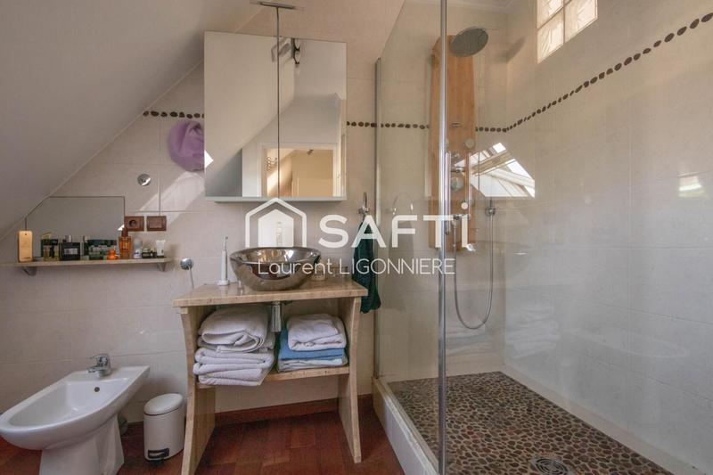 Maison - 208 m² - 7 pièces