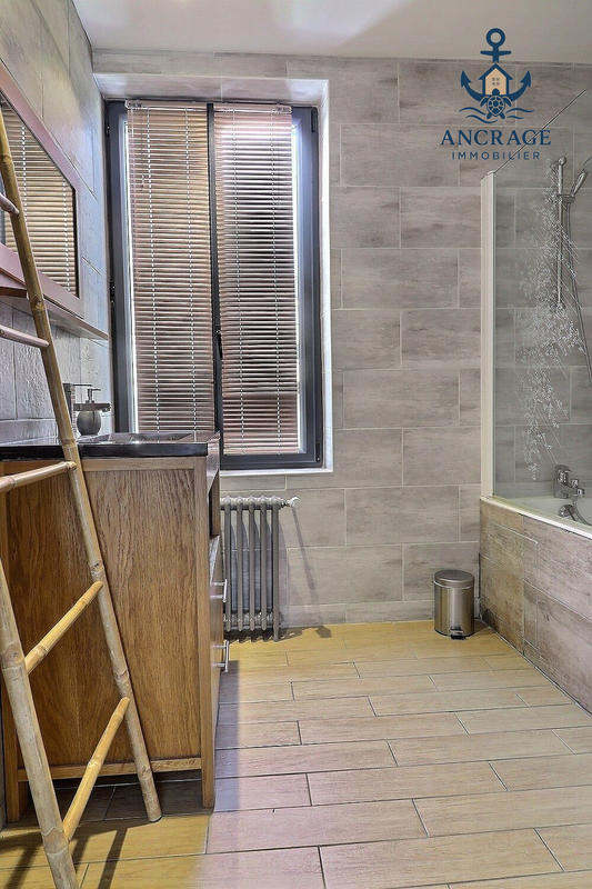 Maison ancienne - 266 m² - 9 pièces