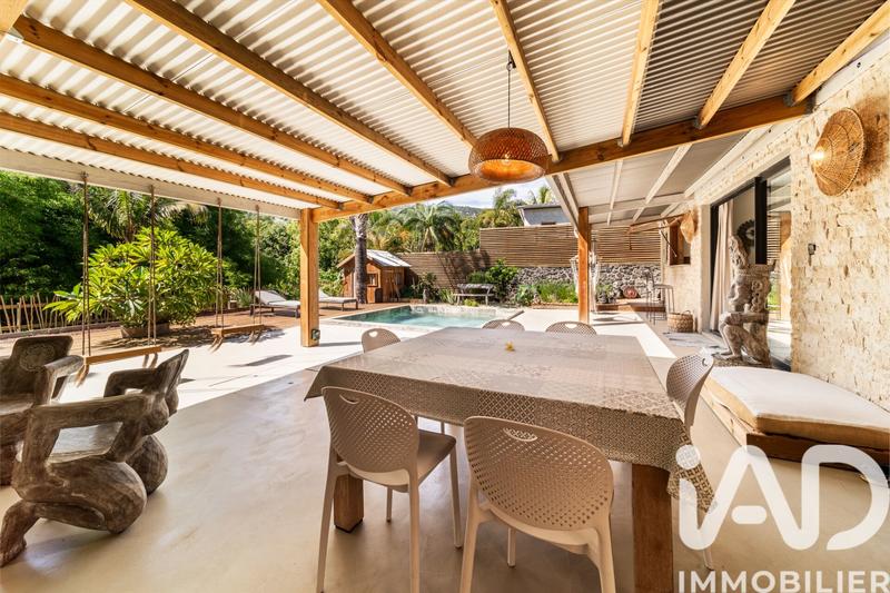 Maison - 255 m² - 8 pièces