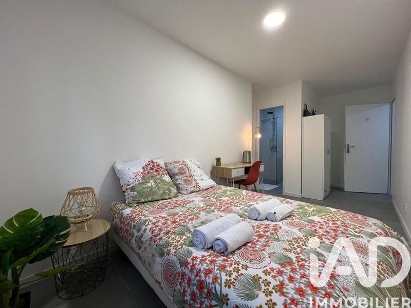 Maison - 230 m² - 12 pièces