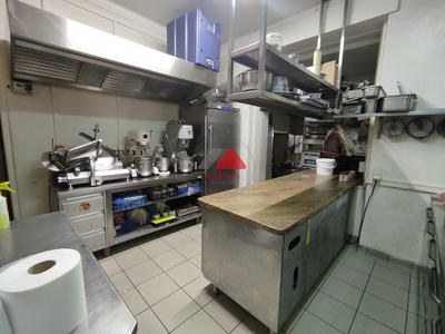 Fonds de commerce - Magasins - 200 m²