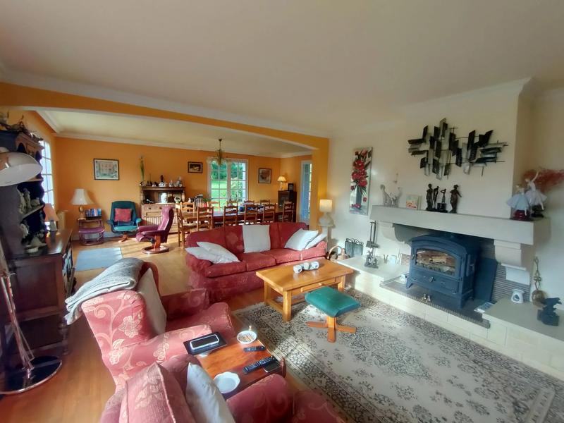 Maison - 264 m² - 5 pièces