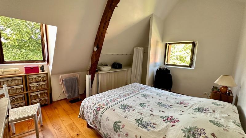 Maison - 222 m² - 5 pièces