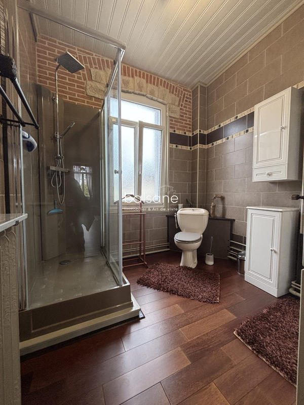 Maison - 180 m² - 8 pièces