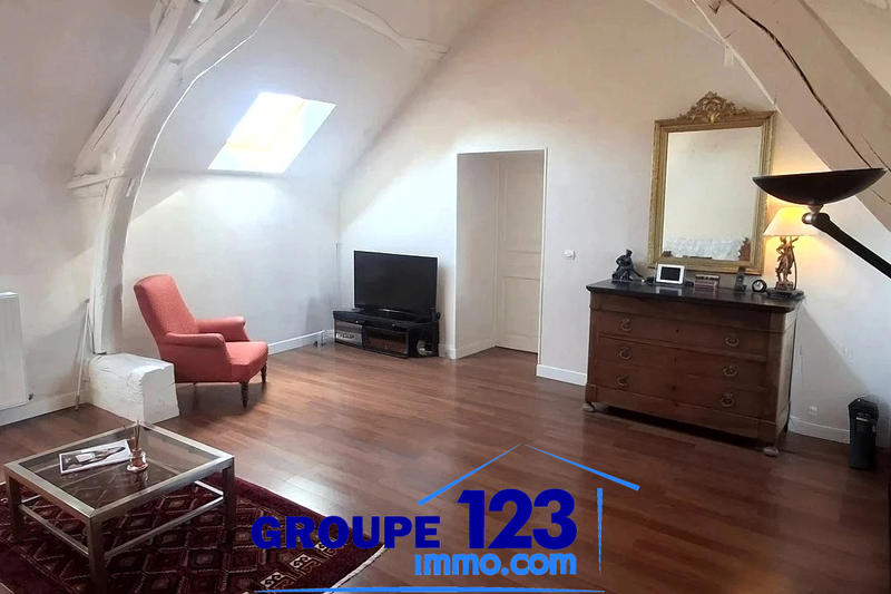 Maison - 220 m² - 6 pièces