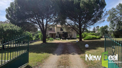 Maison - 217 m² - 6 pièces