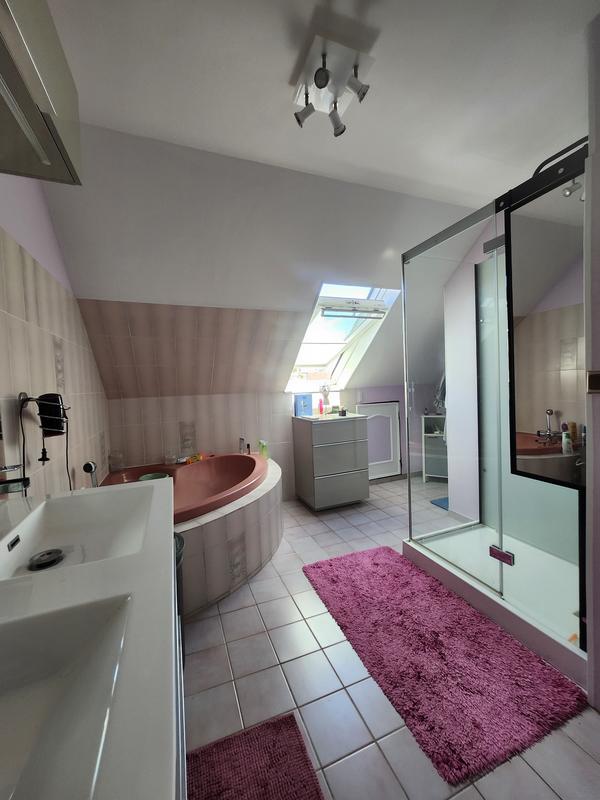 Maison - 102 m² - 5 pièces