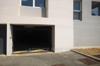 Parking / Garage - 12 m²