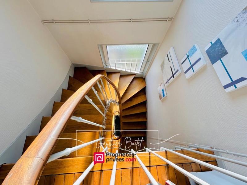 Maison - 170 m² - 8 pièces