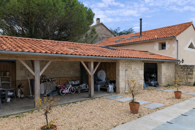 Maison - 255 m² - 7 pièces