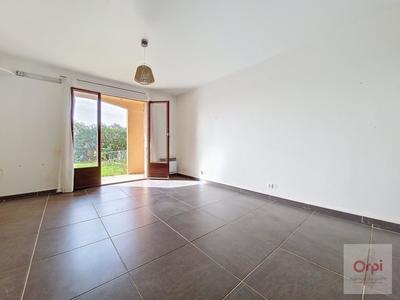 Studio - 26 m² - 1 pièce