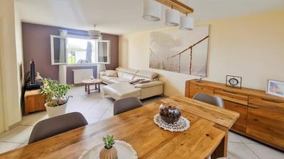 Maison - 93 m² - 5 pièces