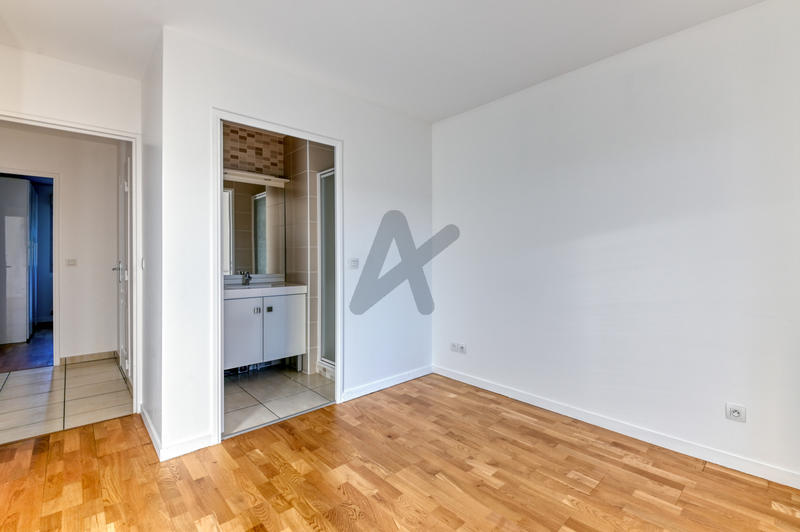 Appartement - 102 m² - 5 pièces