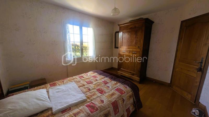 Maison traditionnelle - 130 m² - 8 pièces