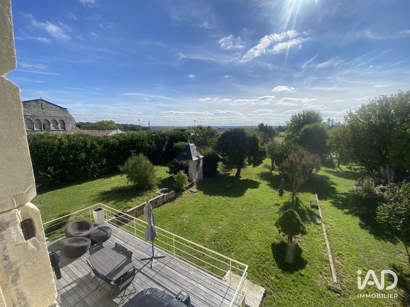 Maison - 300 m² - 6 pièces