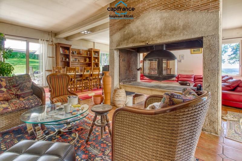 Propriété - 250 m² - 7 pièces